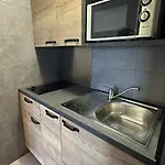 Les Terrasses De La Piscine Apartment *