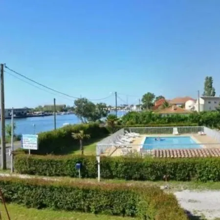 Les Terrasses De La Piscine