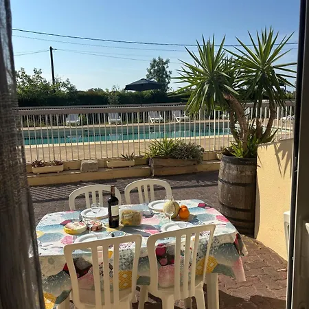 Les Terrasses De La Piscine Apartment *